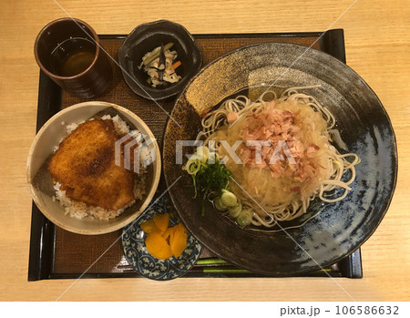 福井県名物・ソースカツ丼とおろしそば 福井県名物・ソースカツ丼とおろしそば 106586632