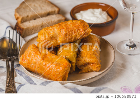 Stuffed Cabbage Rolls 106588973