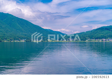 【湖素材】秋の木崎湖【長野県】 【湖素材】秋の木崎湖【長野県】 106592613