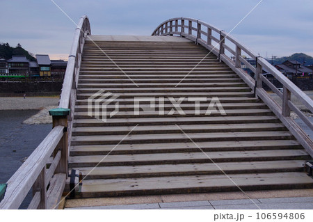 錦帯橋 日本らしい景色 日本三名橋 木造橋 岩国 山口県 錦帯橋 日本らしい景色 日本三名橋 木造橋 岩国 山口県 106594806