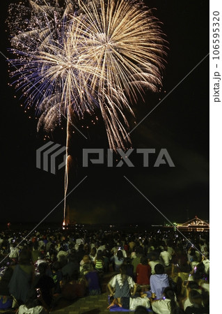 七尾港まつりの打ち上げ花火 七尾港まつりの打ち上げ花火 106595320