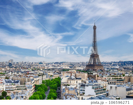 パリ　凱旋門から眺めるエッフェル塔 106596271