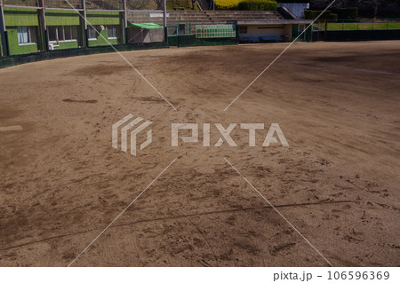 野球場 草野球 グラウンド 少年野球の練習場 野球場 草野球 グラウンド 少年野球の練習場 106596369