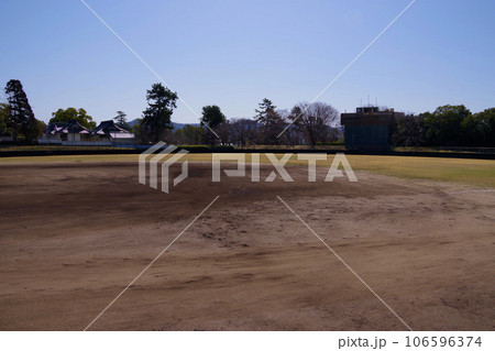 野球場 草野球 グラウンド 少年野球の練習場 野球場 草野球 グラウンド 少年野球の練習場 106596374