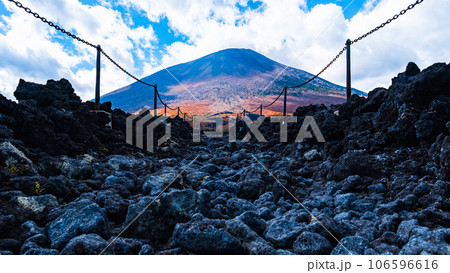 焼走り熔岩流と岩手山(秋) 焼走り熔岩流と岩手山(秋) 106596616
