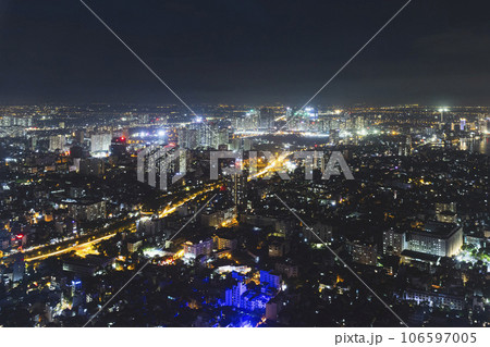 ハノイ旅行で訪れた65F展望所からの都会の夜景 ハノイ旅行で訪れた65F展望所からの都会の夜景 106597005