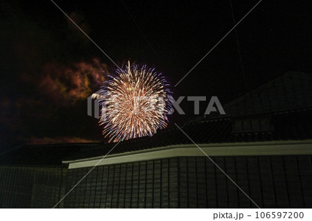 伝統的建造物群保存地区に上がる禅の里大花火 伝統的建造物群保存地区に上がる禅の里大花火 106597200