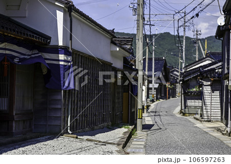 豪華な曳山を曳く黒島天領祭 106597263