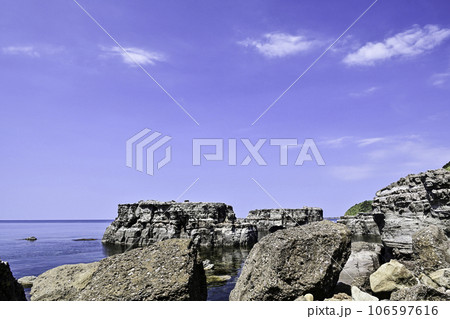 能登西保海岸の夏景色 106597616