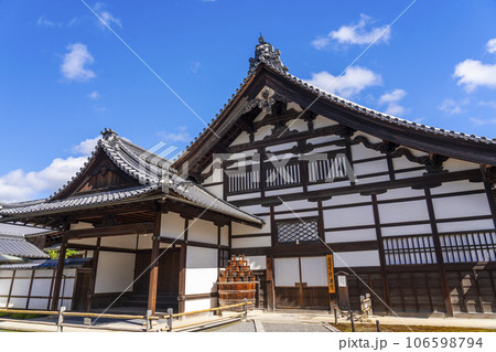 金閣寺（鹿苑寺）　庫裡（京都府京都市北区） 106598794