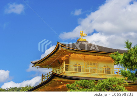 夏の金閣寺（鹿苑寺）舎利殿 106598833
