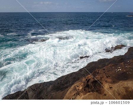 荒れた磯 106601509
