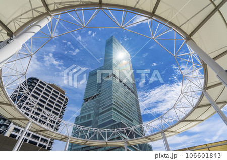 あべのキューズモールから見たあべのハルカス 106601843