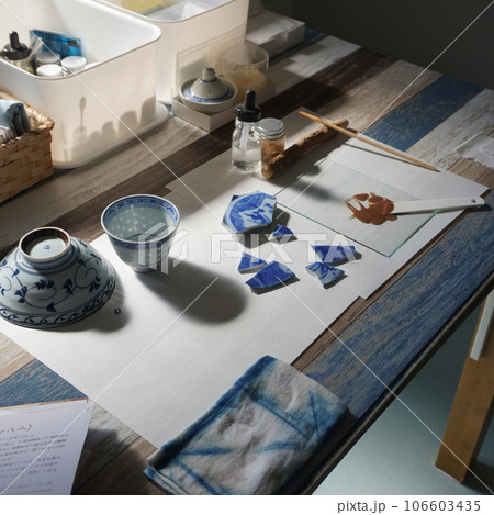 「金継ぎ作業(作業場)」 「金継ぎ作業(作業場)」 106603435