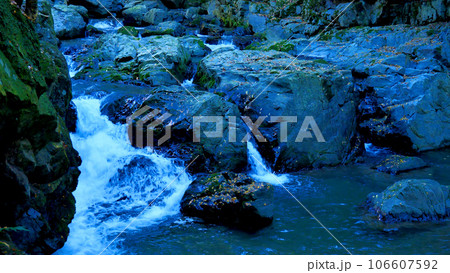 摂津峡の夫婦岩(めおといわ) 106607592