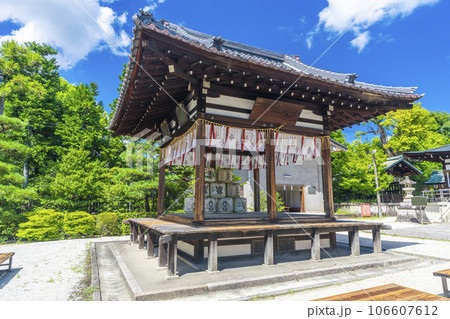 敷地神社（わら天神）舞殿　--京都市北区衣笠天神森町-- 106607612