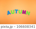 アルファベットのAUTUMN 106608341
