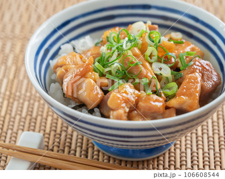 焼き鳥丼 焼き鳥丼 106608544