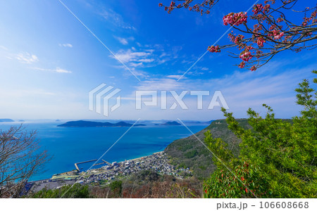 瀬戸内海の多島美と屋島北嶺（香川県高松市） 106608668