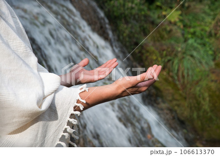 Man praying at the river Man praying at the river 106613370