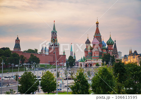 Moscow Kremlin. historical and cultural icon of Russia in center of Moscow 106613595