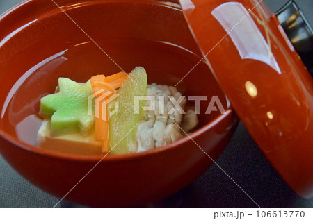 清汁仕立て 鱧葛叩き お吸い物 清汁仕立て 鱧葛叩き お吸い物 106613770
