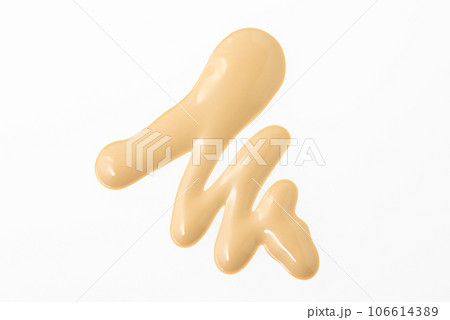 柔らかな印象のリキッドファンデーションの色見本 106614389