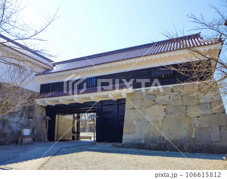 会津若松城　鶴ヶ城　表門 106615812