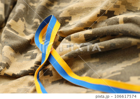 Pixeled digital military camouflage fabric with ribbon 106617574