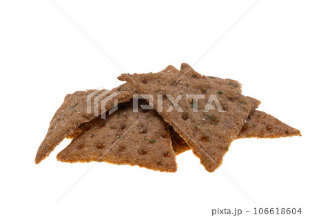 bread chips isolated 106618604
