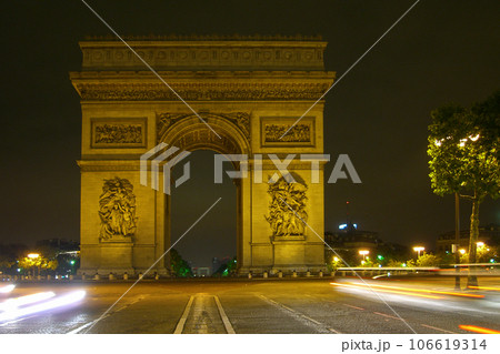 Arc de Triomphe in Paris by night Arc de Triomphe in Paris by night 106619314