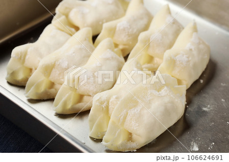 調理前の餃子 調理前の餃子 106624691