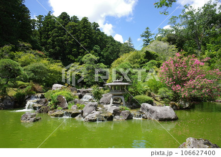 成田山公園内の池の風景 成田山公園内の池の風景 106627400