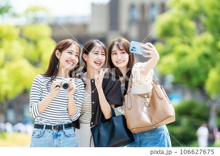 女子旅 スマホ 自撮り 女子旅 スマホ 自撮り 106627675