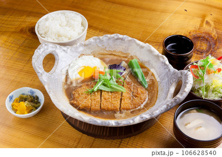 味噌カツ鍋定食 味噌カツ鍋定食 106628540