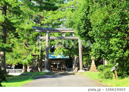 隠岐の島 水若酢神社 二の鳥居と拝殿 隠岐の島 水若酢神社 二の鳥居と拝殿 106629905