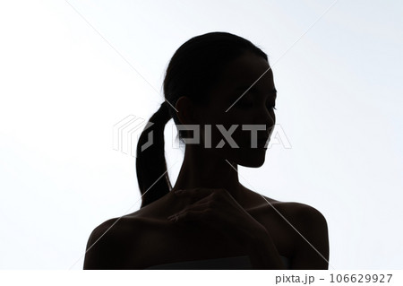美しい女性のシルエット 美しい女性のシルエット 106629927