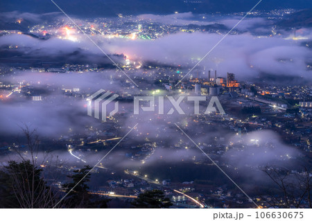 《埼玉県》秩父の雲海夜景・幻想的な風景 106630675
