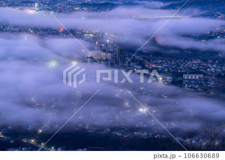 《埼玉県》秩父の雲海夜景・幻想的な風景 106630689