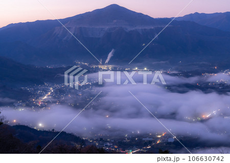 《埼玉県》秩父の雲海夜景・幻想的な風景 106630742