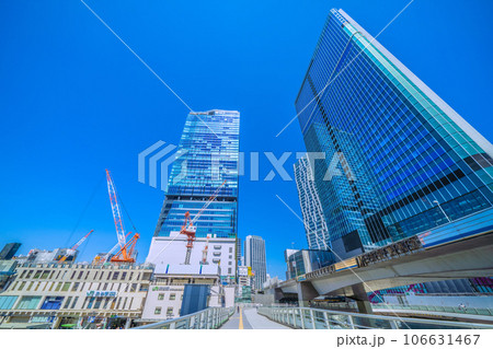 日本の東京都市景観 渋谷駅解体工事や渋谷サクラステージSHIBUYAタワーなどを望む。猛烈な暑さ… 106631467