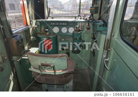 急行列車「キハ58形気動車」の運転席 106638181