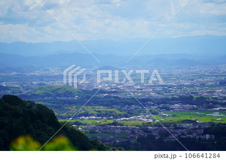 若草山山頂から藤原京を遠望 106641284