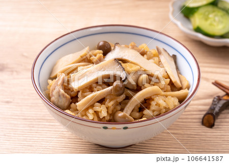 鶏ときのこの炊き込みご飯 106641587