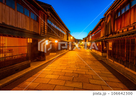 石川県　金沢市　ひがし茶屋街　夜景 106642300