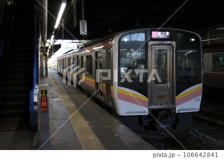 信越本線E129系（ワンマン運転：直江津⇔長岡） 106642841