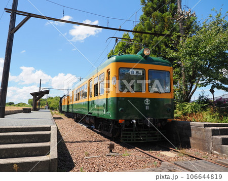 新潟交通電車線　旧月潟駅のかぼちゃ電車　モハ11号電動客車(モハ10形11号) 106644819