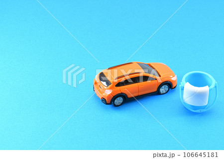 車とバケツで洗車のイメージ 車とバケツで洗車のイメージ 106645181