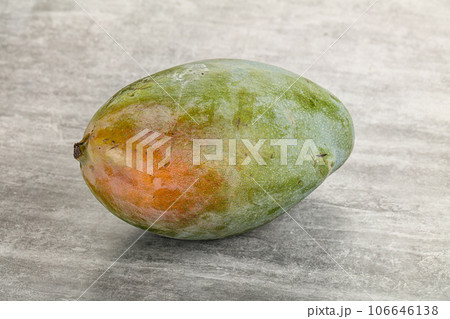 Ripe sweet green tropic mango Ripe sweet green tropic mango 106646138