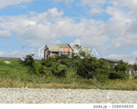 福島市　御山　松川沿いの住宅 106648650